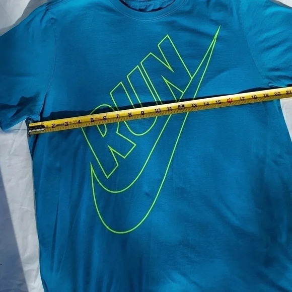 The Nike Tee Large Aqua Color Large Mens T- Shirt - Picture 3 of 6